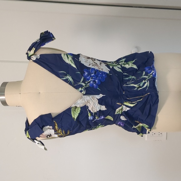 Nwt express peplum bow blouse - Picture 2 of 2